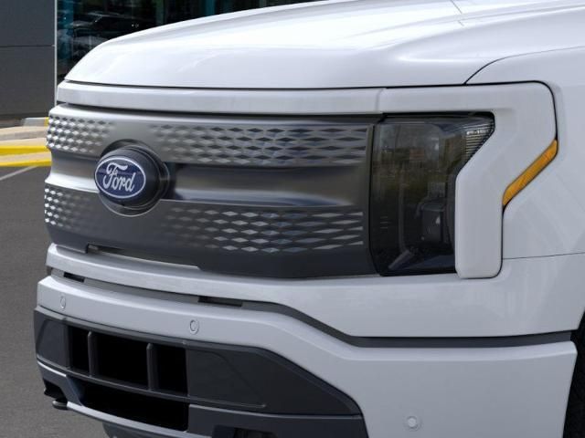 2025 Ford F-150 Lightning photo 16