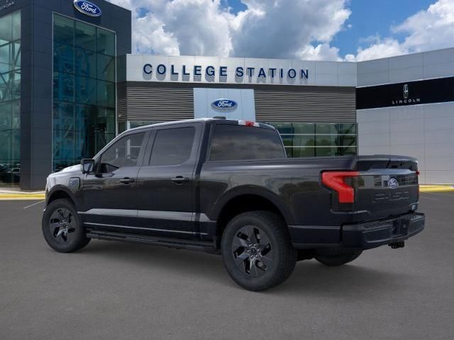 2025 Ford F-150 Lightning photo 4