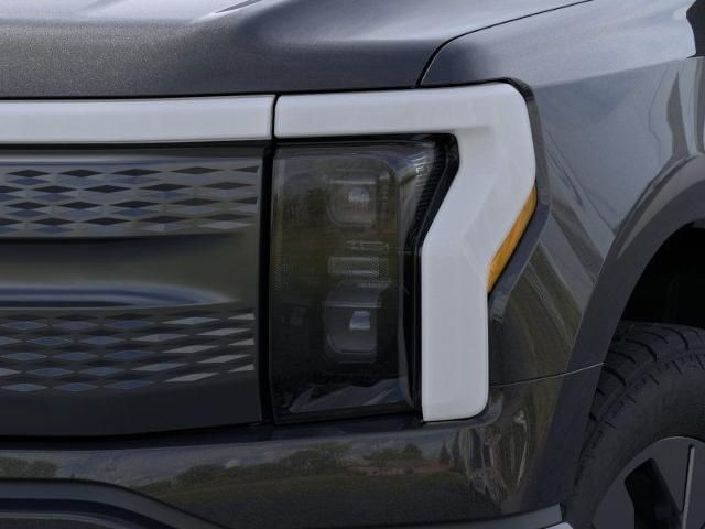 2025 Ford F-150 Lightning photo 18