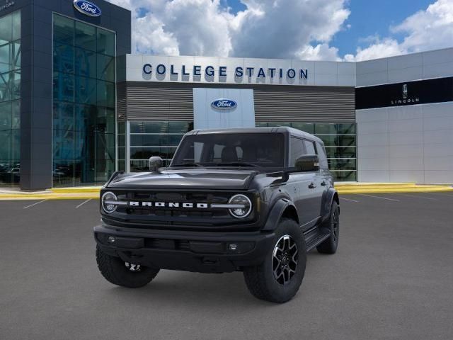 2025 Ford Bronco Outer Banks photo 2