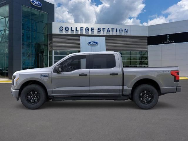 2025 Ford F-150 Lightning XLT photo 2