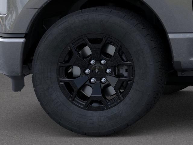 2025 Ford F-150 Lightning XLT photo 15