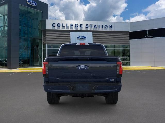 2025 Ford F-150 Lightning photo 4