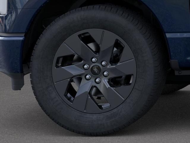 2025 Ford F-150 Lightning photo 18
