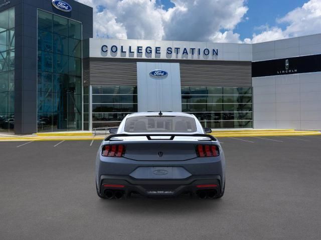 2025 Ford Mustang Dark Horse photo 4