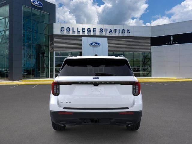 2025 Ford Explorer photo 3