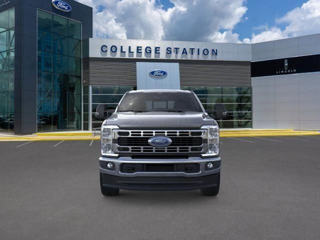 2025 Ford F-250 photo 6