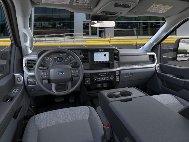 2025 Ford F-250 photo 9