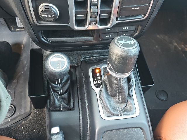 2018 Jeep Wrangler Unlimited Sahara photo 11