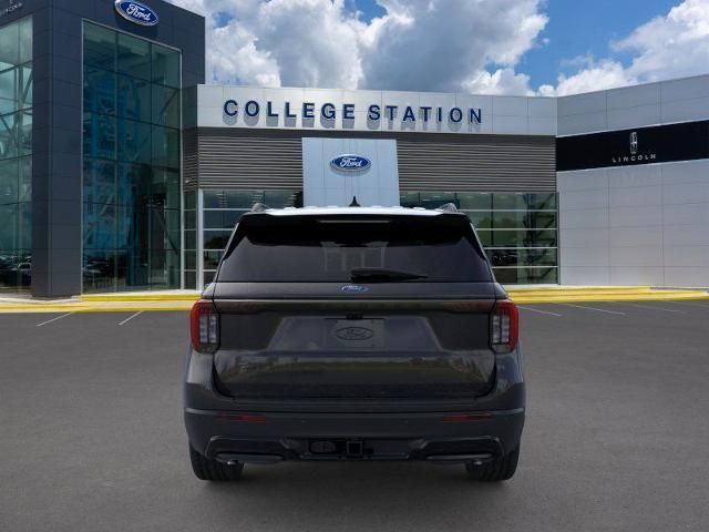 2025 Ford Explorer ST-Line photo 4