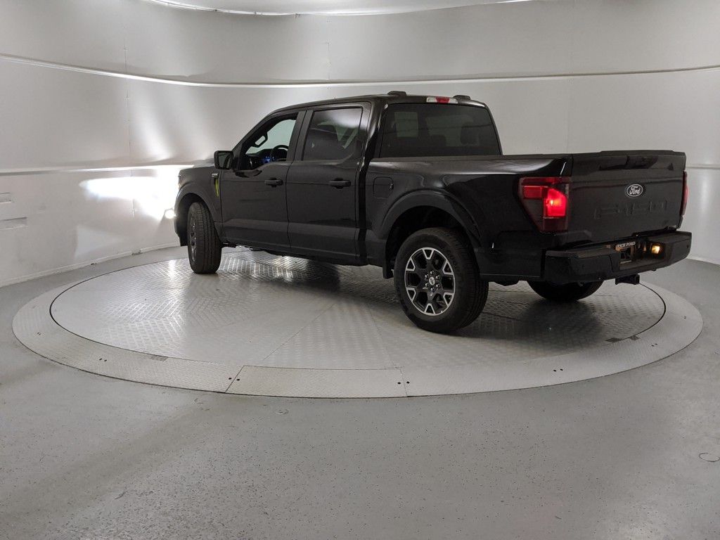 2025 Ford F-150 STX photo 4