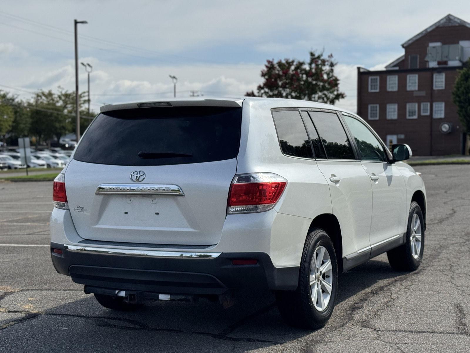 2013 Toyota Highlander Base Plus photo 5