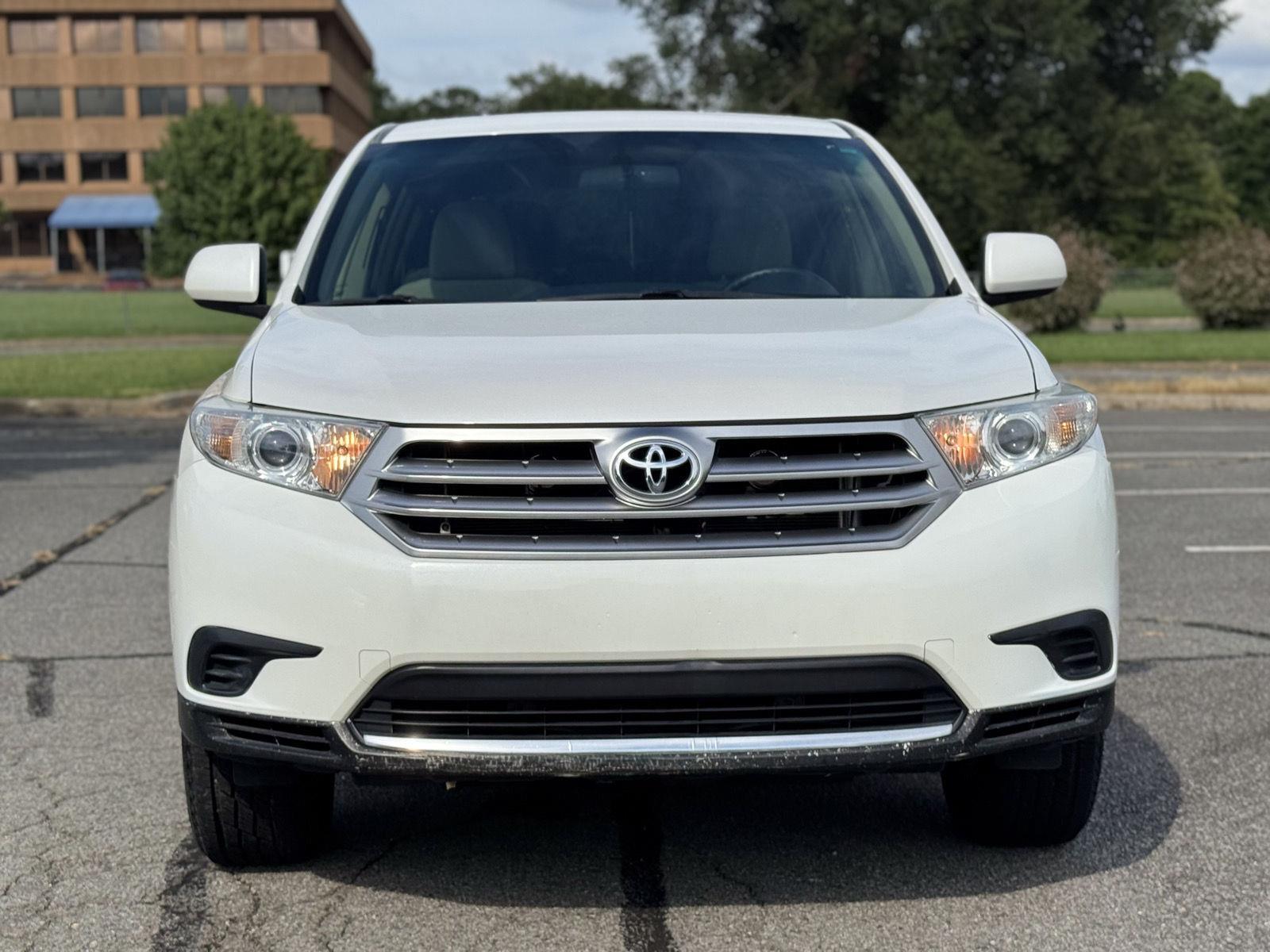 2013 Toyota Highlander Base Plus photo 8