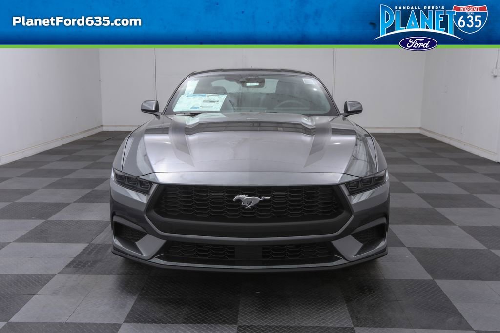 2025 Ford Mustang photo 2