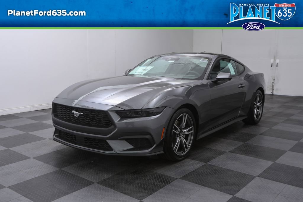 2025 Ford Mustang photo 3