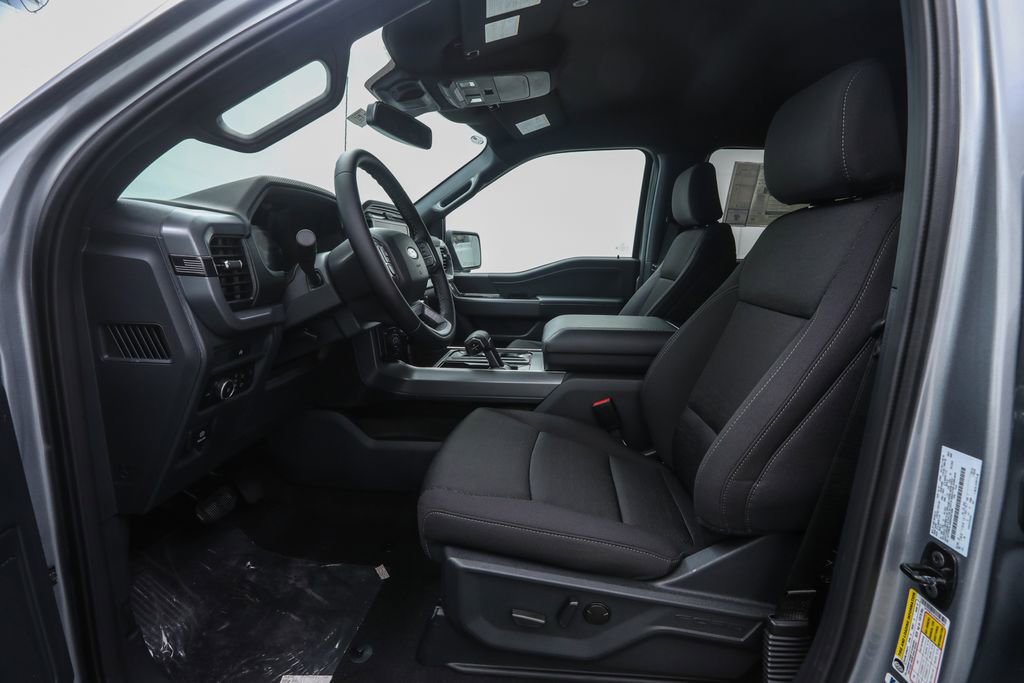 2025 Ford F-150 XLT photo 6