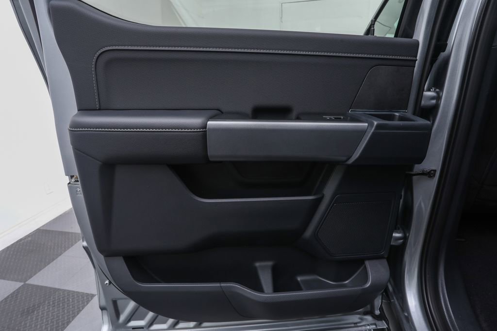 2025 Ford F-150 XLT photo 12