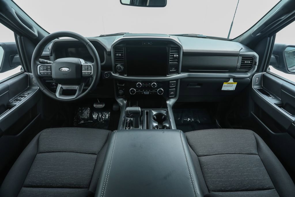 2025 Ford F-150 XLT photo 14