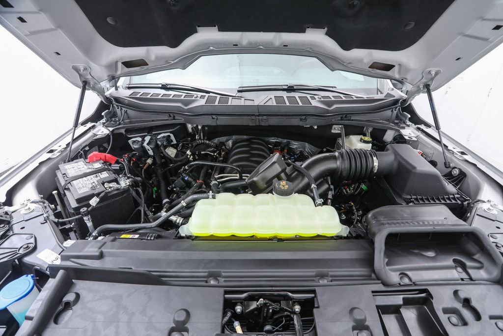 2025 Ford F-150 XLT photo 17