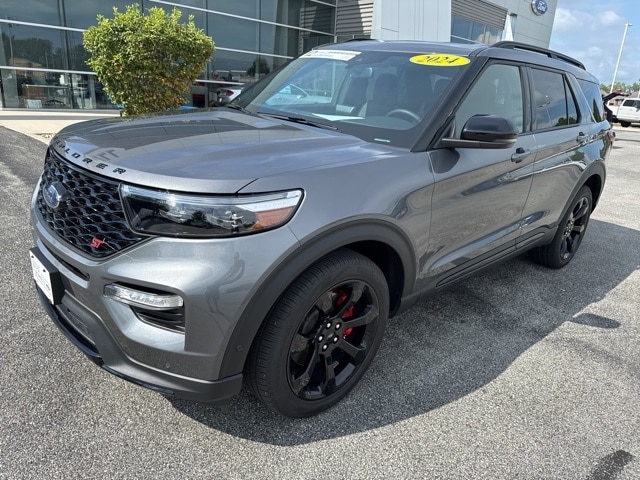 2024 Ford Explorer ST photo 2
