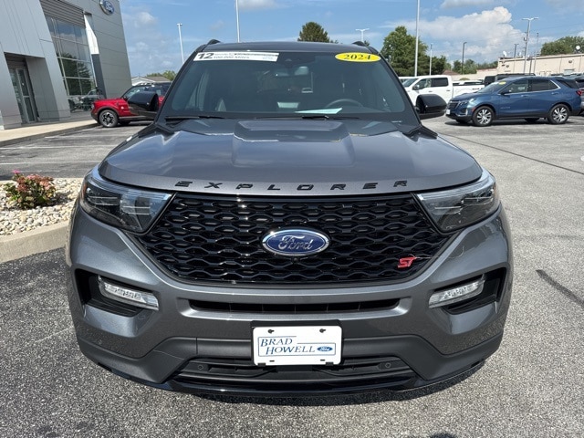 2024 Ford Explorer ST photo 3