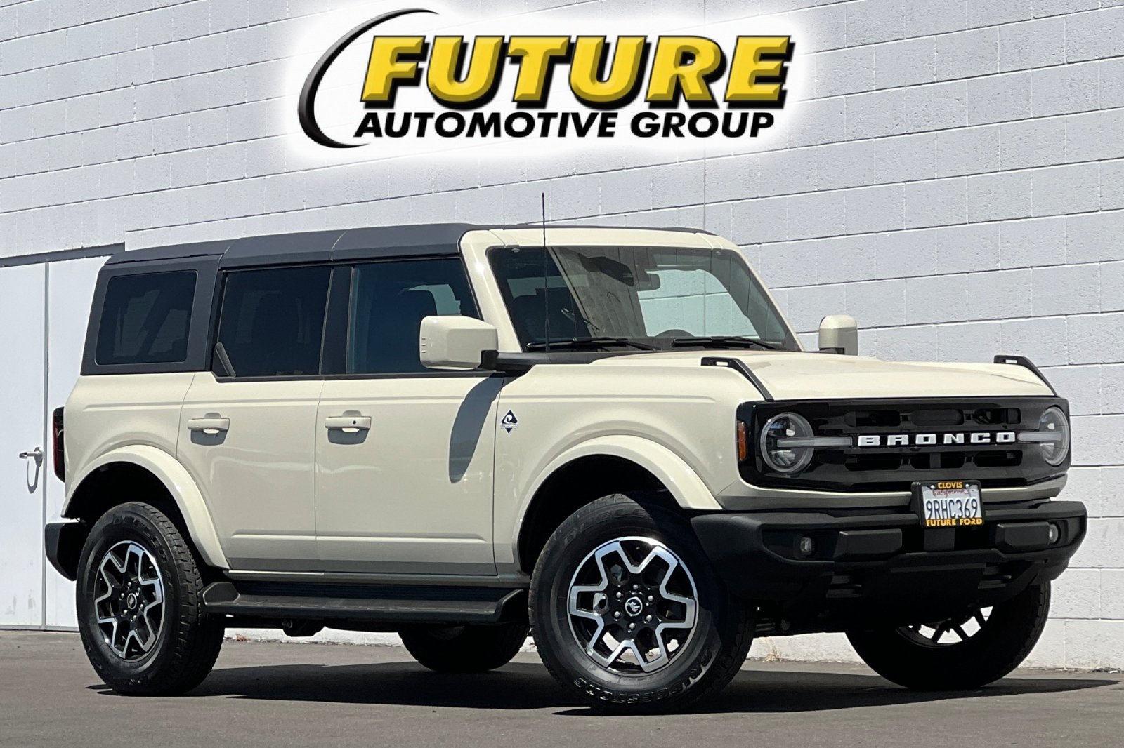 New 2025 Ford Bronco Outer Banks