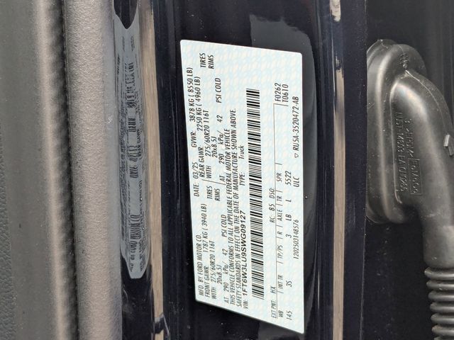 2025 Ford F-150 Lightning photo 32