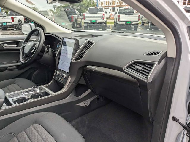 2024 Ford Edge SEL photo 24