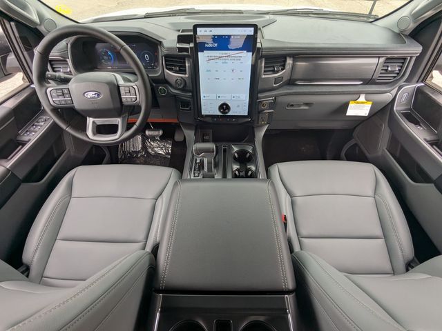 2025 Ford F-150 Lightning photo 24