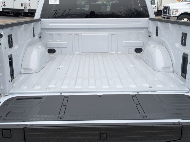 2025 Ford F-150 Lightning photo 26