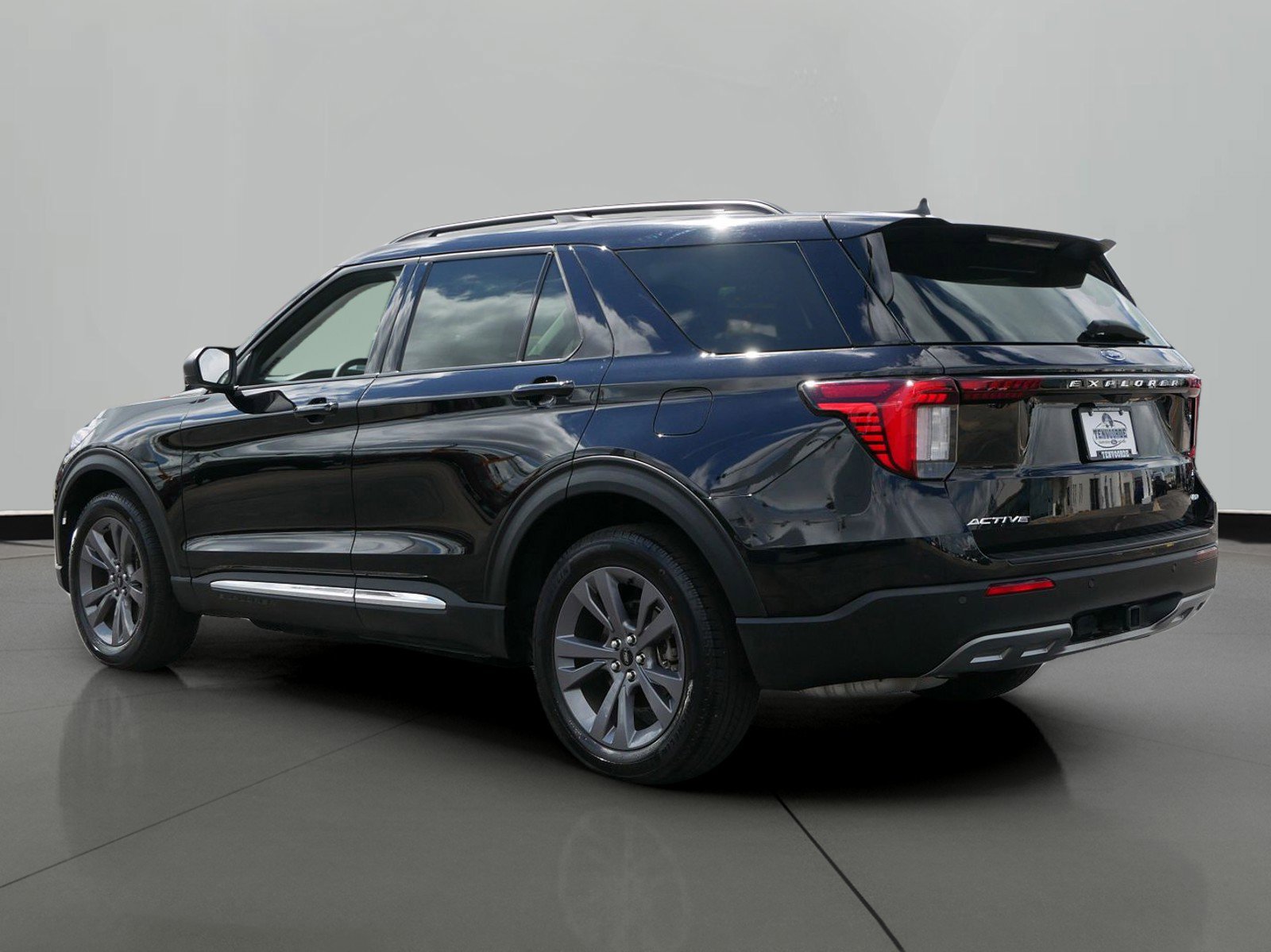 Used 2025 Ford Explorer Active with VIN 1FMUK8DH8SGA00358 for sale in St. Cloud, Minnesota