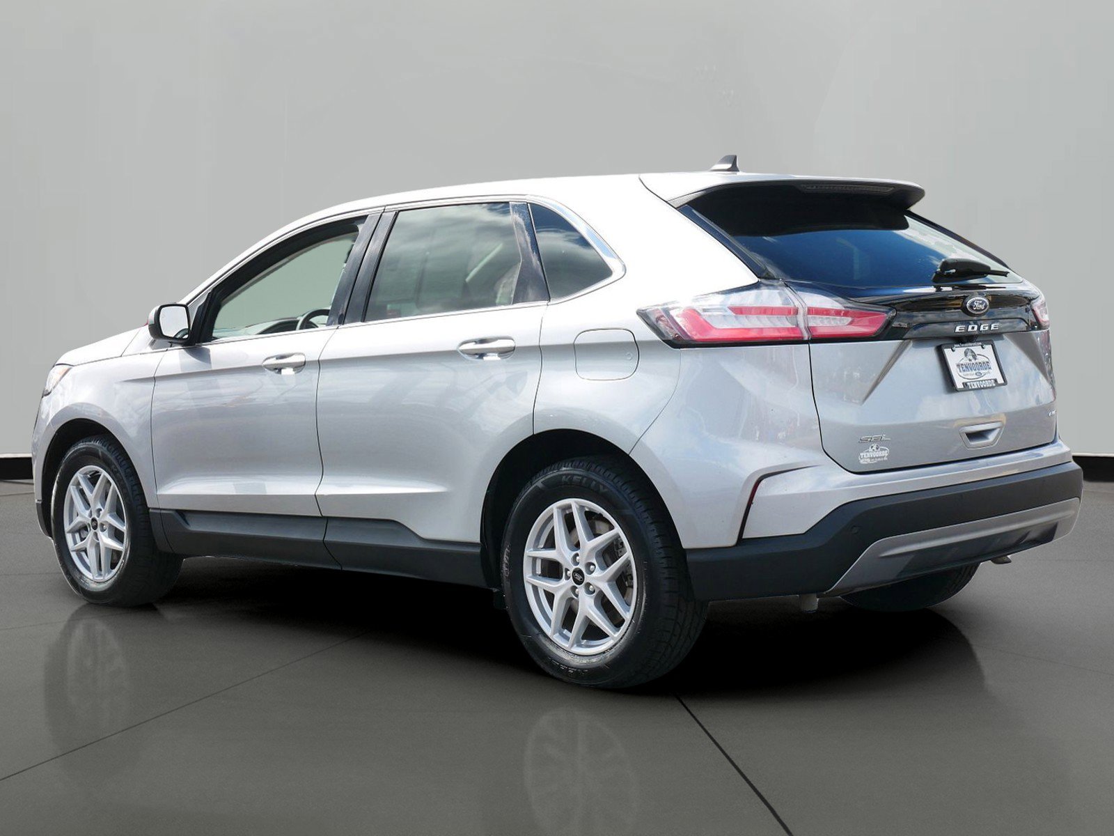 Used 2024 Ford Edge SEL with VIN 2FMPK4J92RBA76274 for sale in St. Cloud, Minnesota