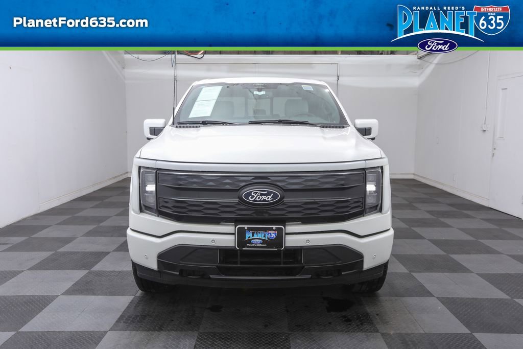 2025 Ford F-150 Lightning Platinum photo 2