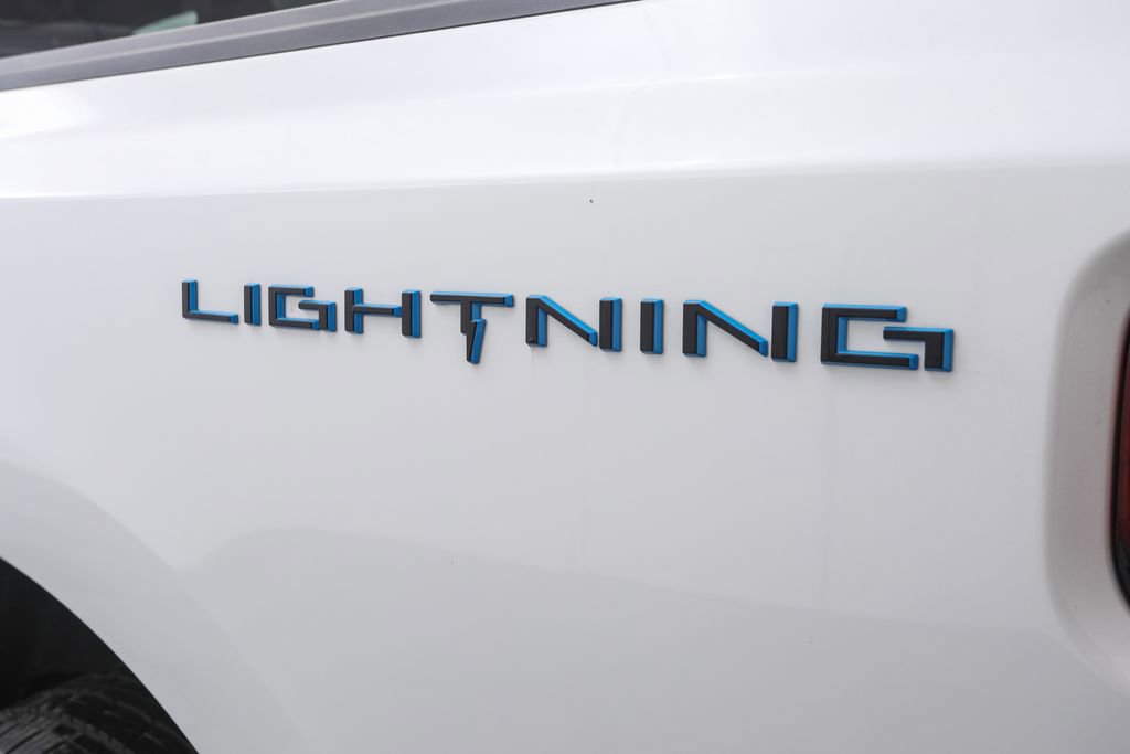 2025 Ford F-150 Lightning Platinum photo 5