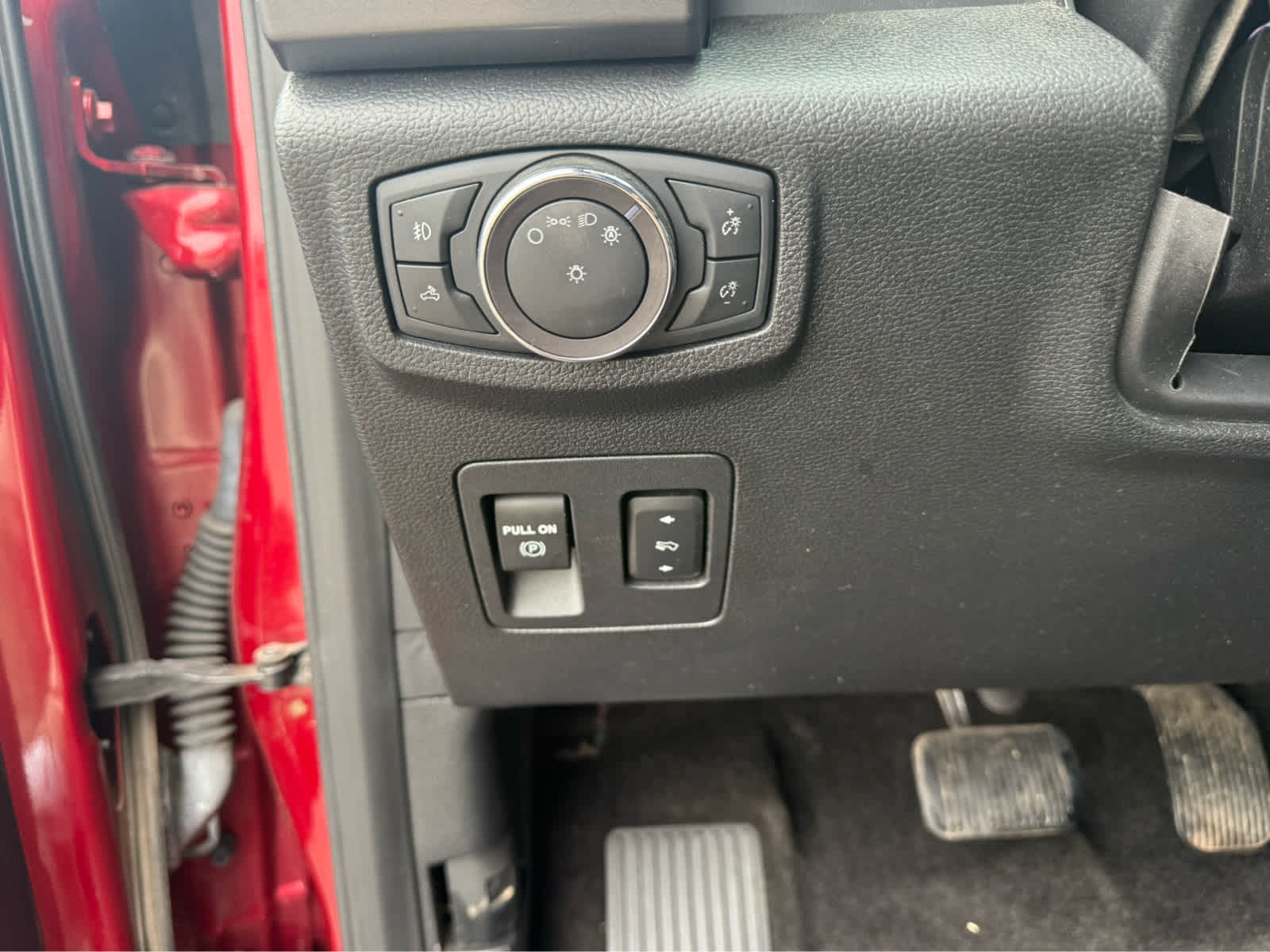 2019 Ford F-150 XLT photo 13