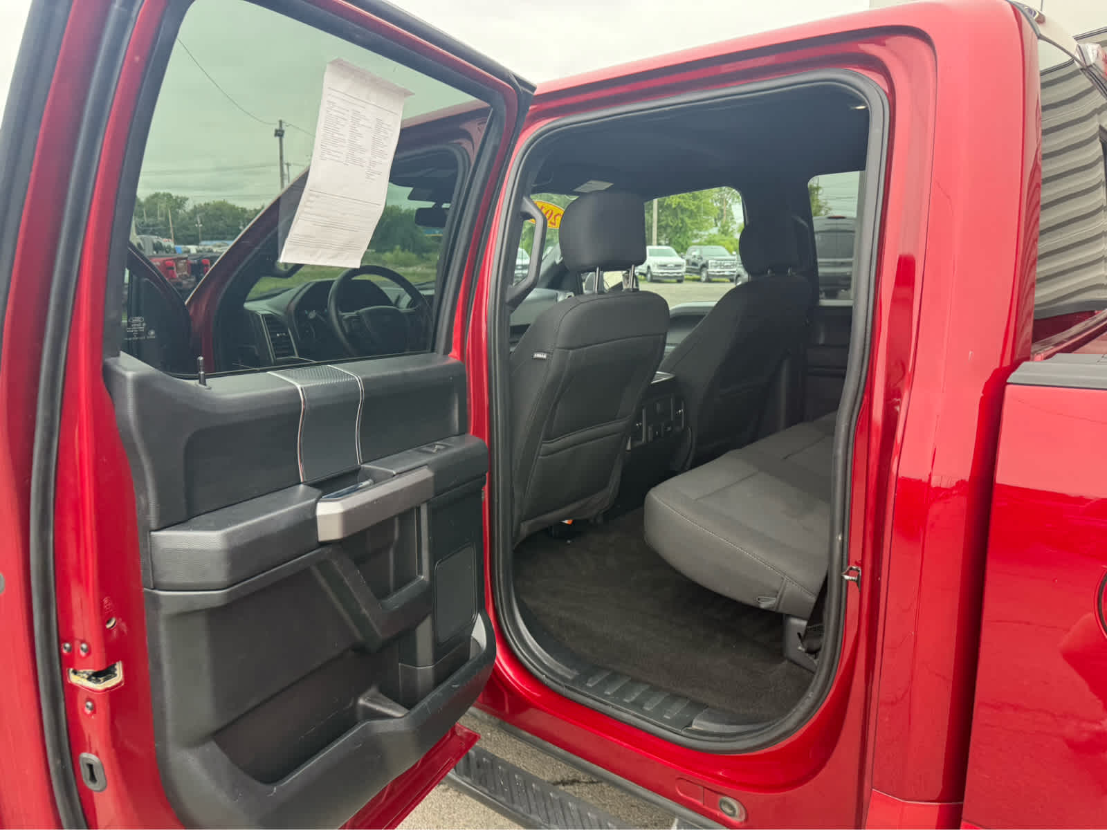 2019 Ford F-150 XLT photo 16