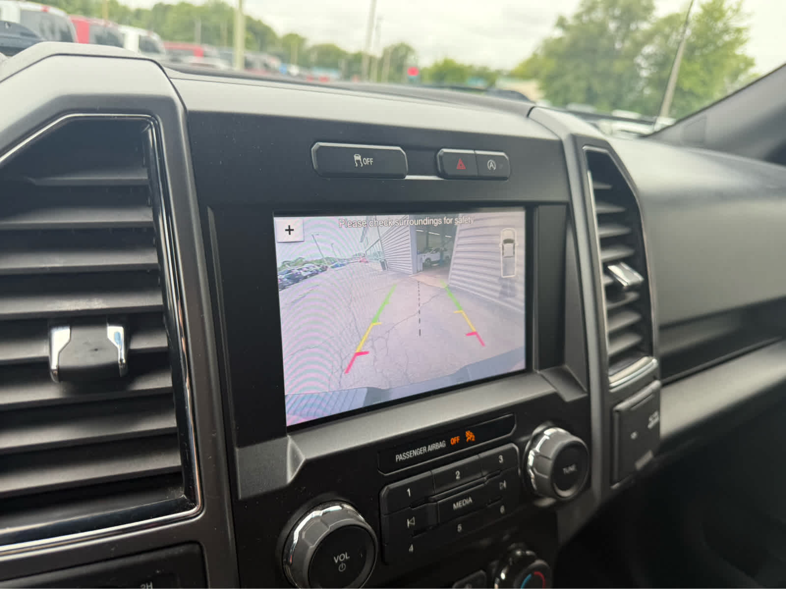 2019 Ford F-150 XLT photo 19