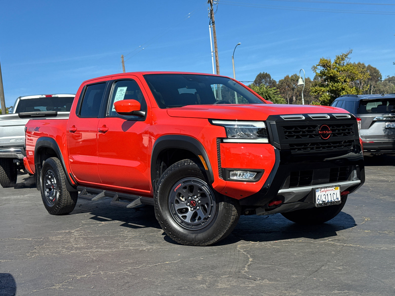 2025 Nissan Frontier PRO-4X photo 2