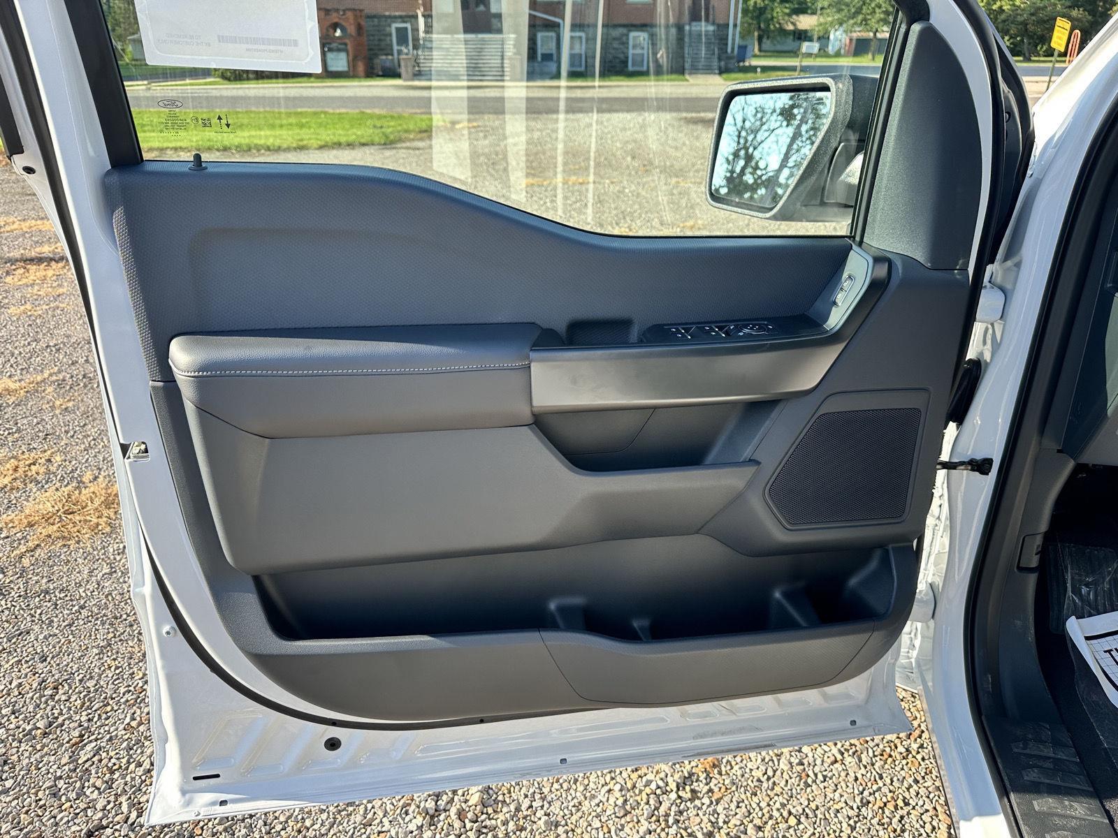 2025 Ford F-150 STX photo 10