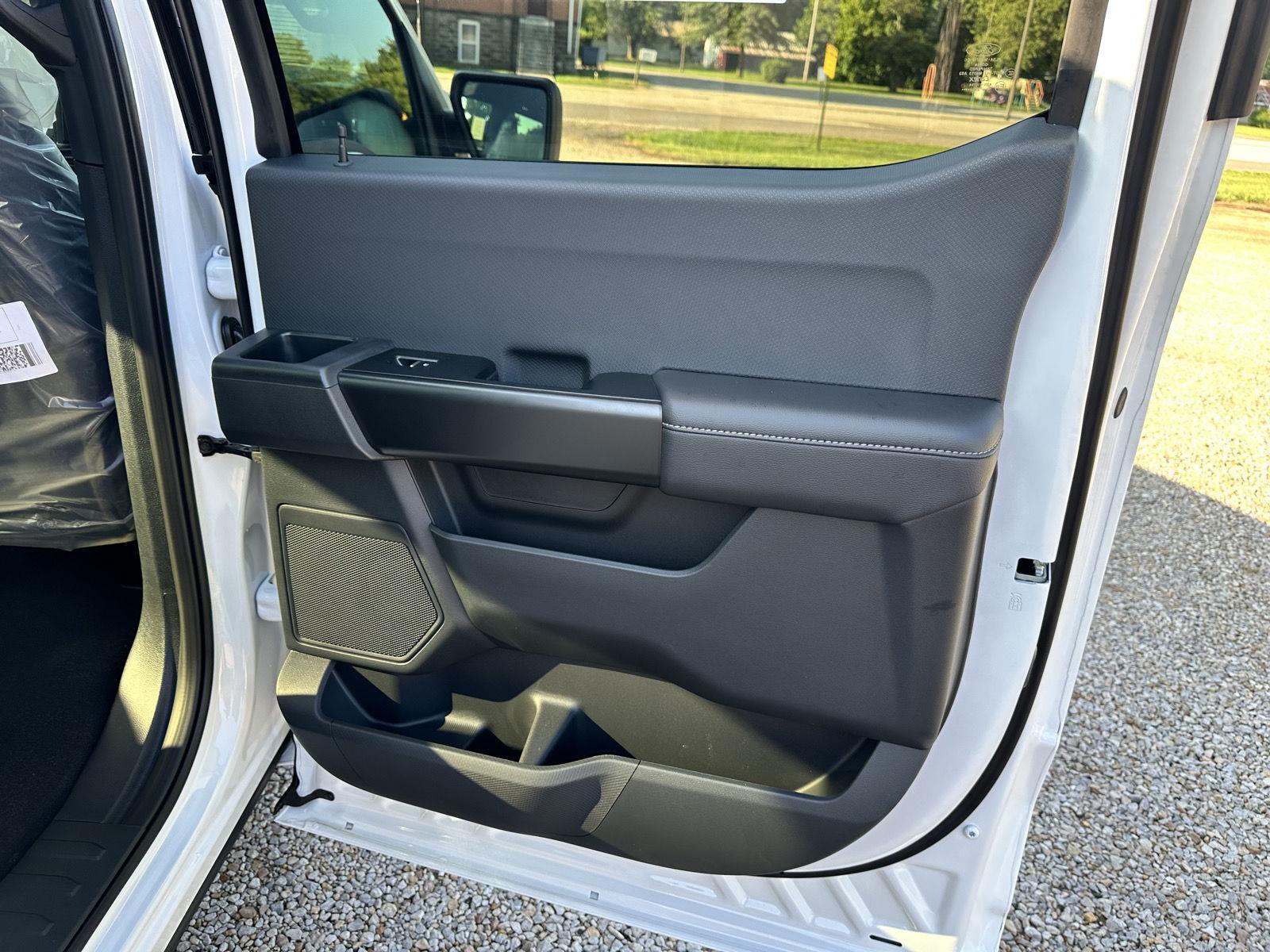 2025 Ford F-150 STX photo 16