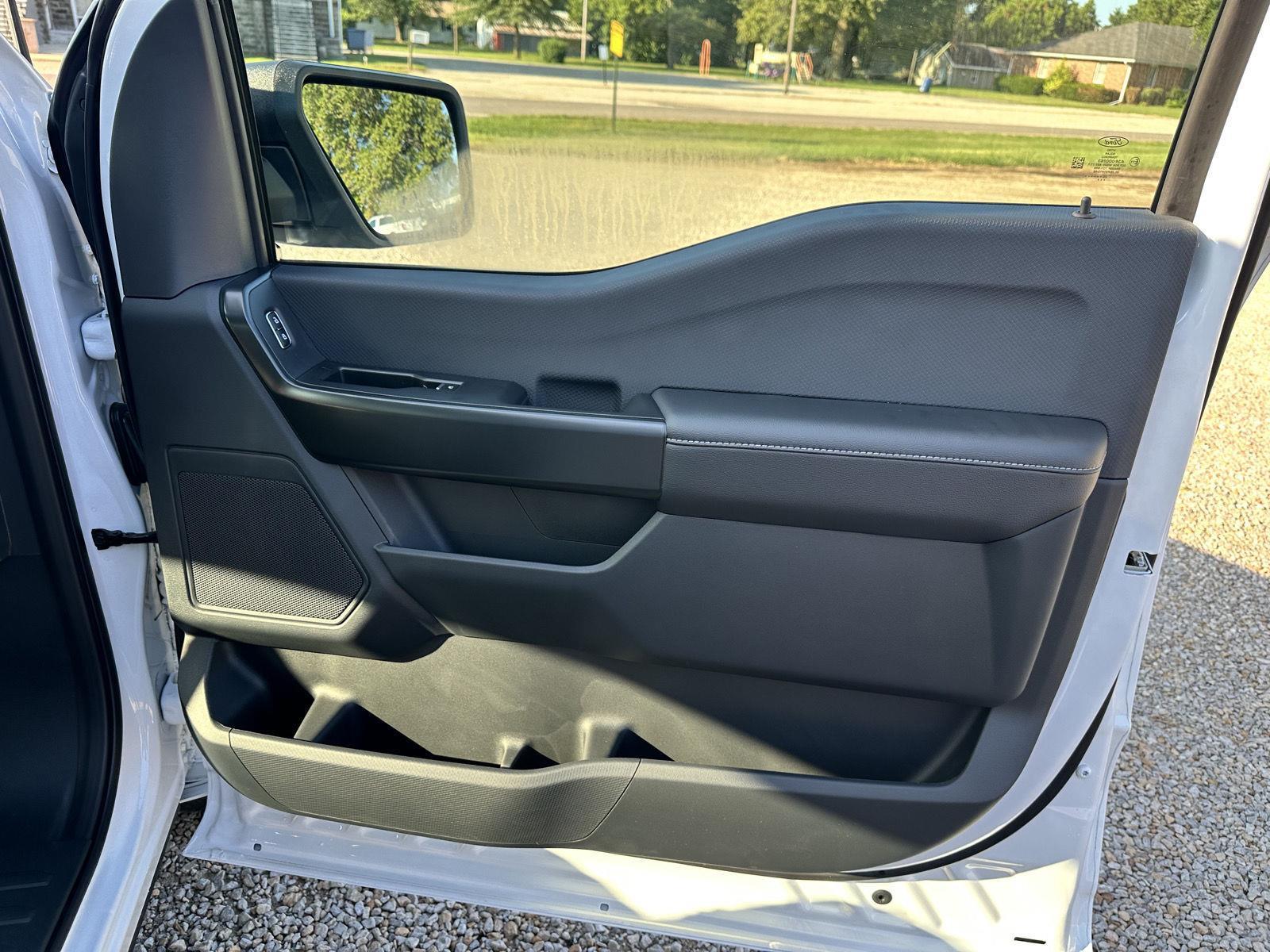 2025 Ford F-150 STX photo 18
