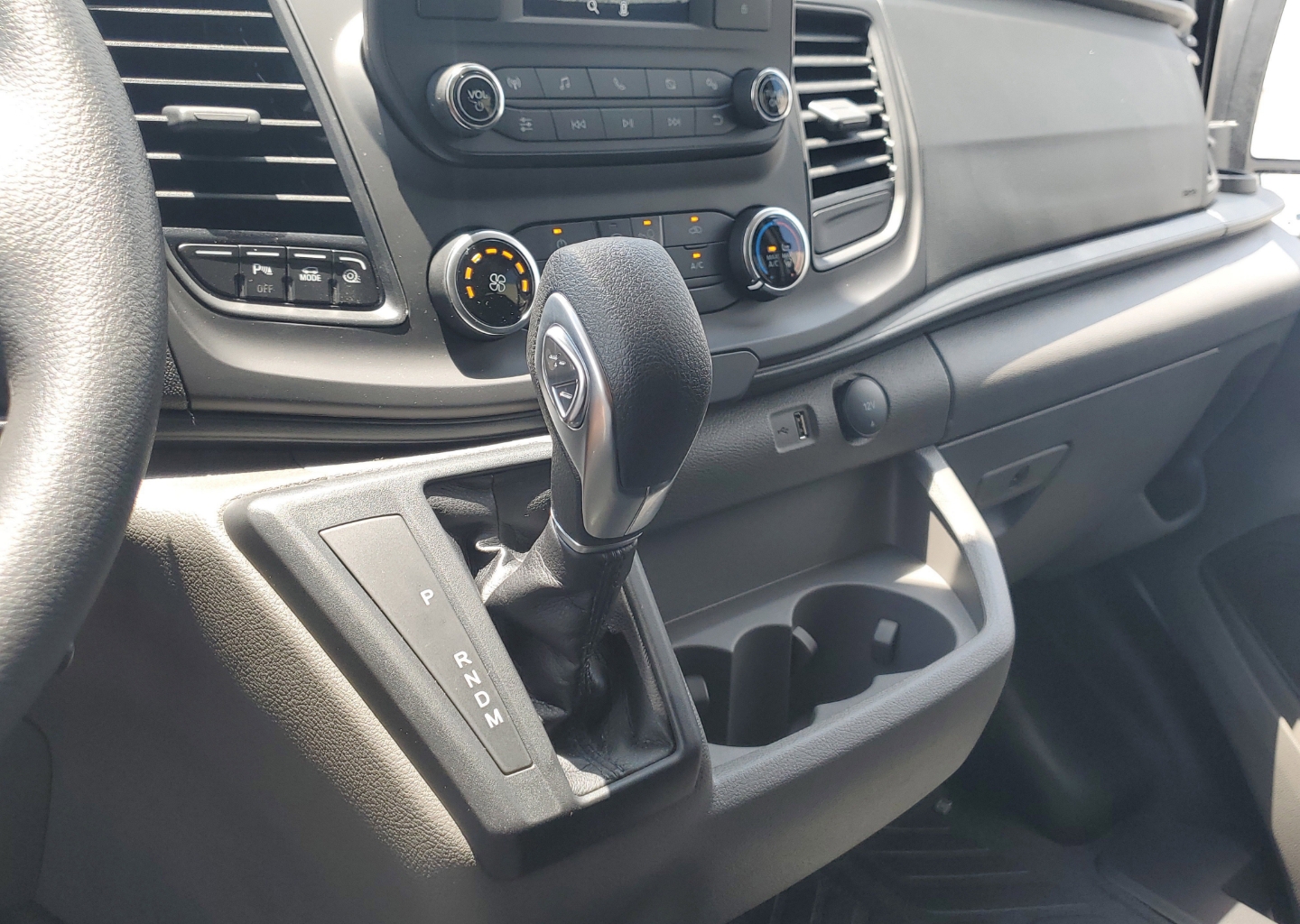 2025 Ford Transit Passenger Van XL - Photo 21