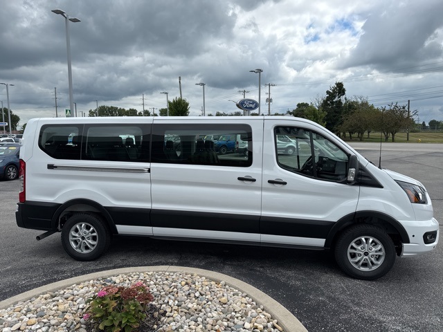 2025 Ford Transit Passenger XLT photo 4