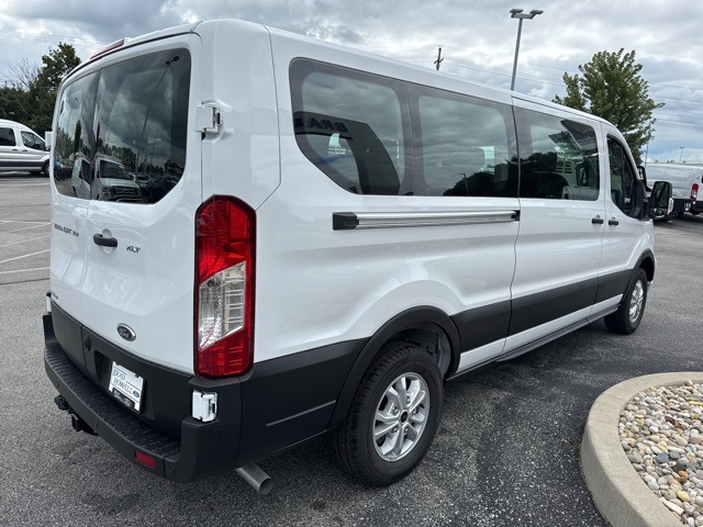 2025 Ford Transit Passenger XLT photo 5