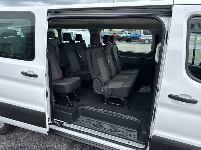 2025 Ford Transit Passenger XLT photo 17