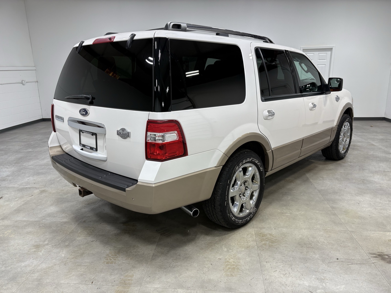 2014 Ford Expedition King Ranch photo 3
