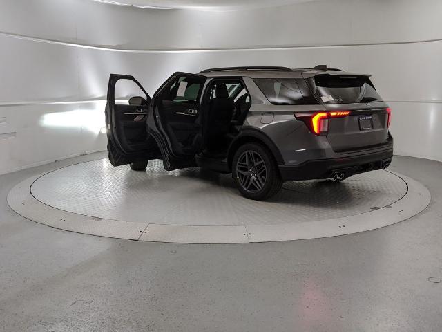 2025 Ford Explorer ST photo 6