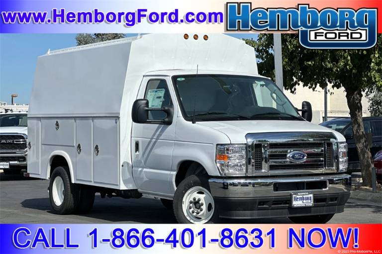 2025 Ford E-Series Cutaway Base
