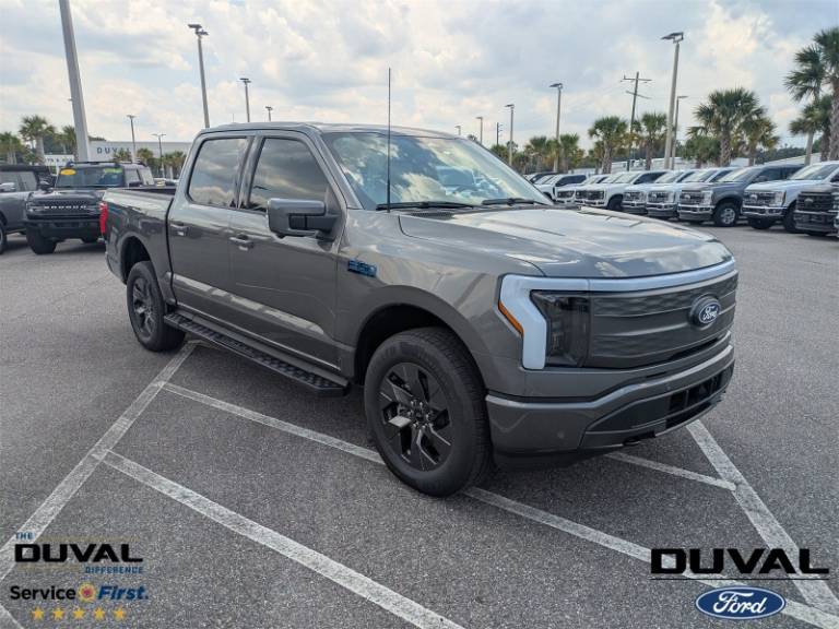 2025 Ford F-150 Lightning LARIAT