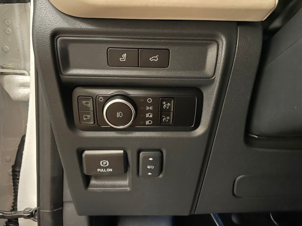 2023 Ford Expedition Platinum photo 13
